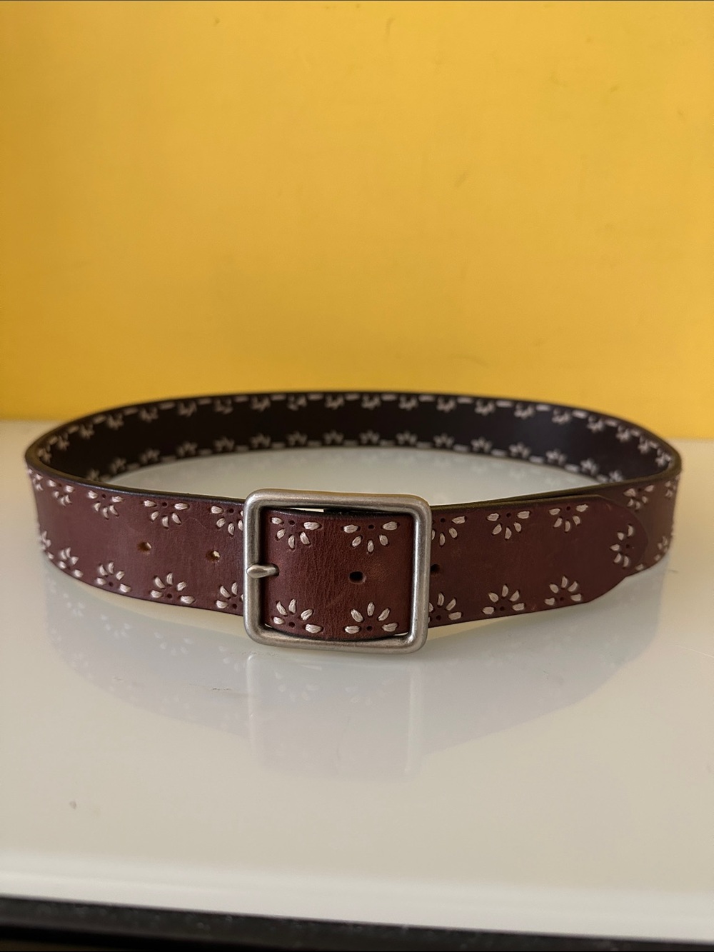 Buckle Brand Vintage Brown Leather Floral-Embroidered Belt - Picture 3 of 16